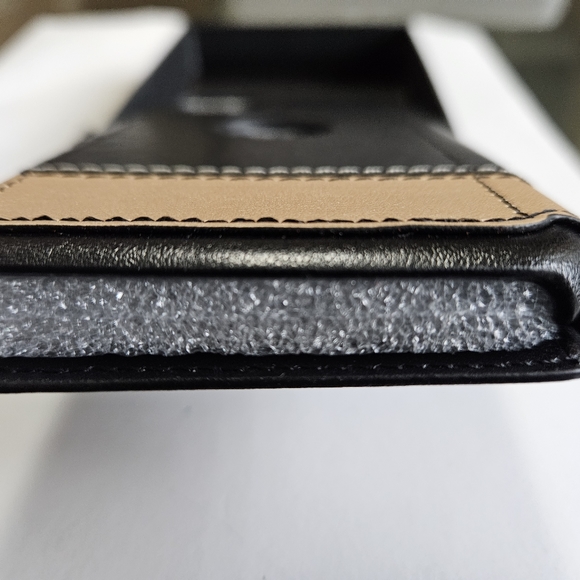 Lupa Leather Wallet case for iPhone 11 Golden Duck - Picture 5 of 10